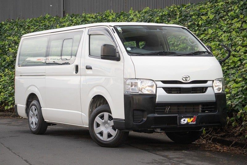 2020 Toyota Hiace ZL, photo 3