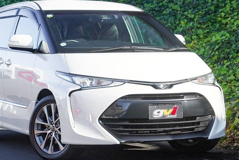 2017 Toyota Estima Aeras, photo 2