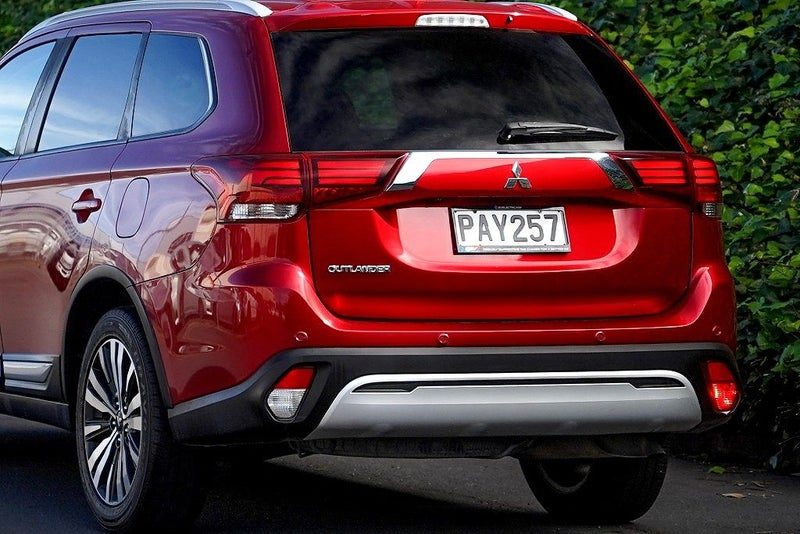 2022 Mitsubishi Outlander LS 7 Seater, photo 3
