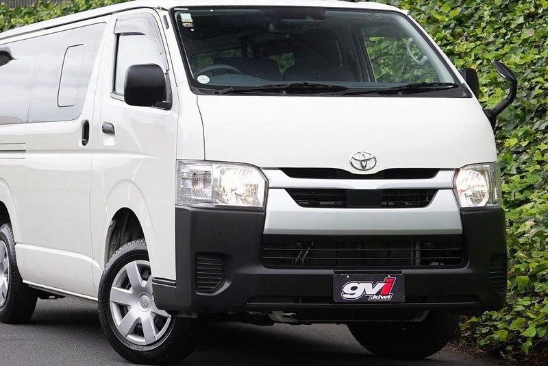 2021 Toyota Hiace ZL, photo 3