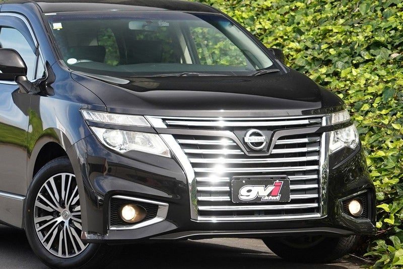 2018 Nissan Elgrand Highway Star, photo 2