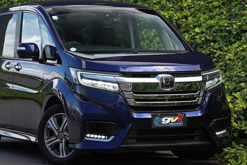 2018 Honda Step Wagon Spada, photo 2