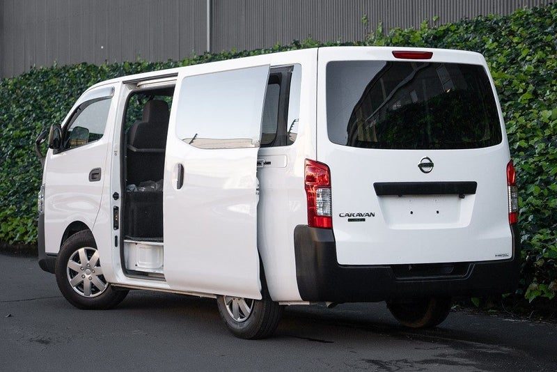 2021 Nissan NV350 Caravan, photo 2