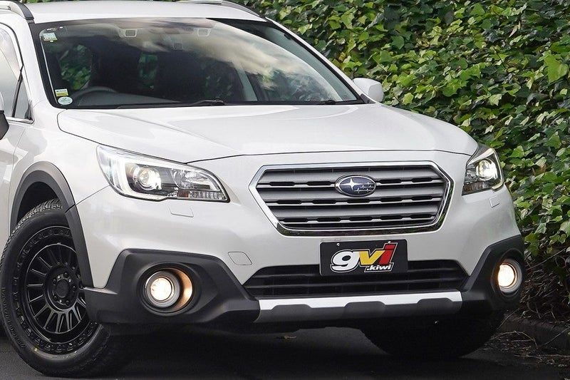 2016 Subaru Outback Limited, photo 2