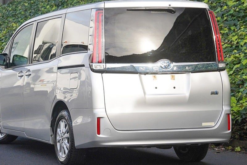 2018 Toyota Noah G, photo 3