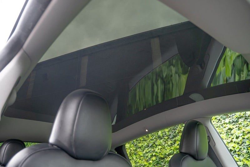 2022 Tesla Model Y Rear Wheel Drive, photo 2