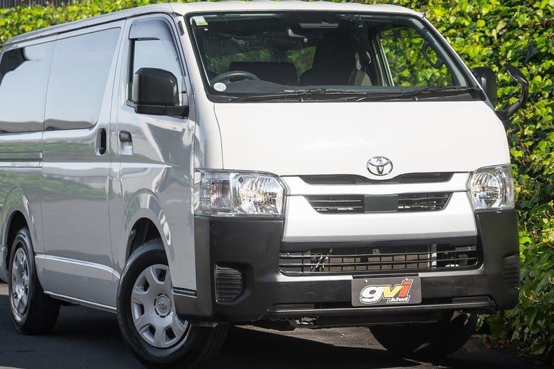 2021 Toyota Hiace ZL, photo 3
