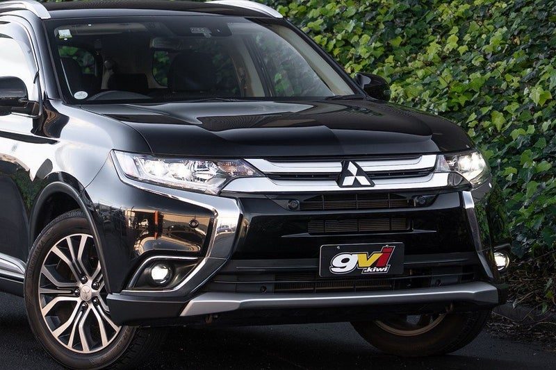 2017 Mitsubishi Outlander 24G 7 Seater, photo 2