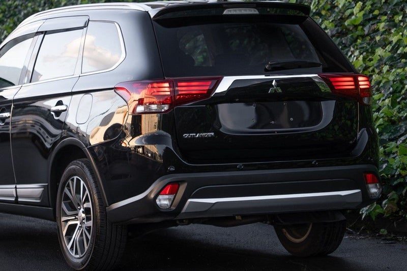 2017 Mitsubishi Outlander 24G 7 Seater, photo 3