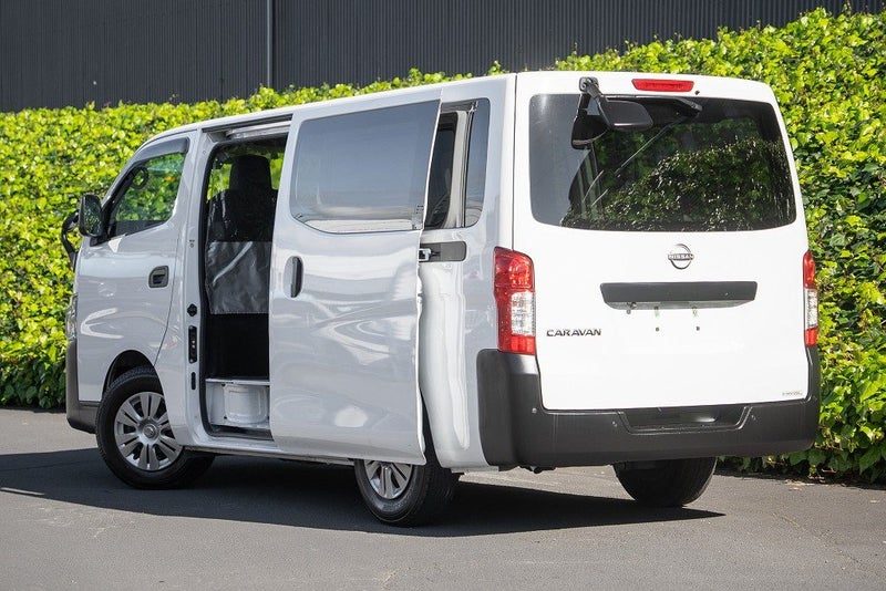 2022 Nissan NV350 Caravan, photo 2