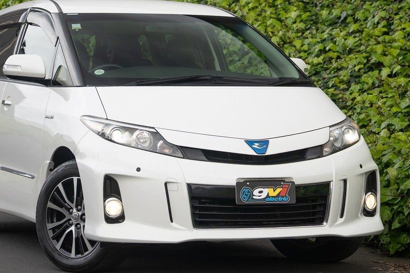 2014 Toyota Estima Aeras, photo 2