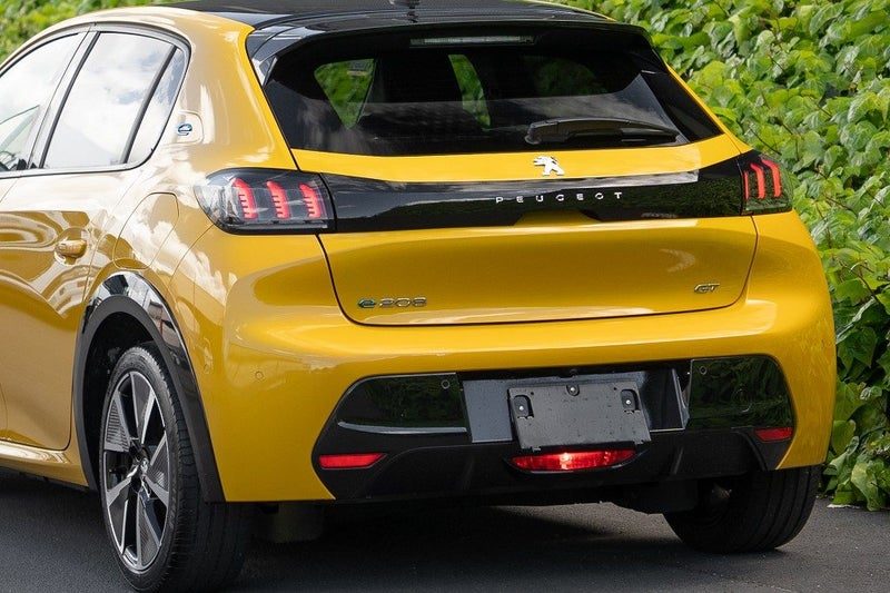 2022 Peugeot E-208 GT, photo 3