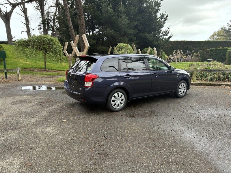 2013 Toyota Corolla Fielder, photo 3