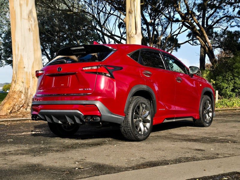 2015 Lexus NX 300h F-Sport Hybrid, photo 3