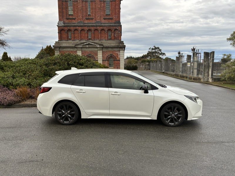 2021 Toyota Corolla Touring Hybrid WxB, photo 2