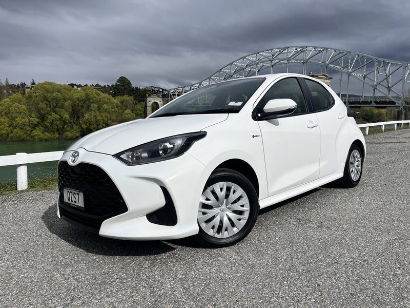 2024 Toyota Yaris GX 1.5P Hybrid Auto, photo 3