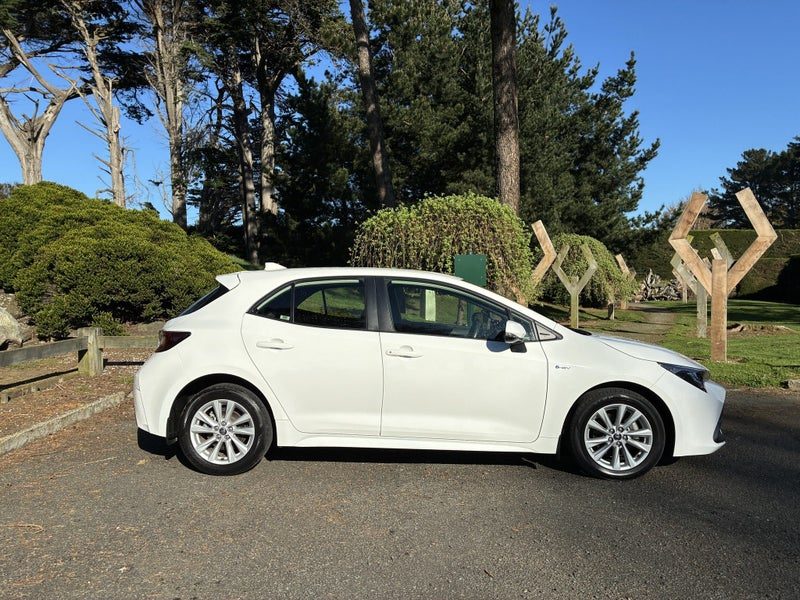 2024 Toyota Corolla GX Hybrid, photo 2