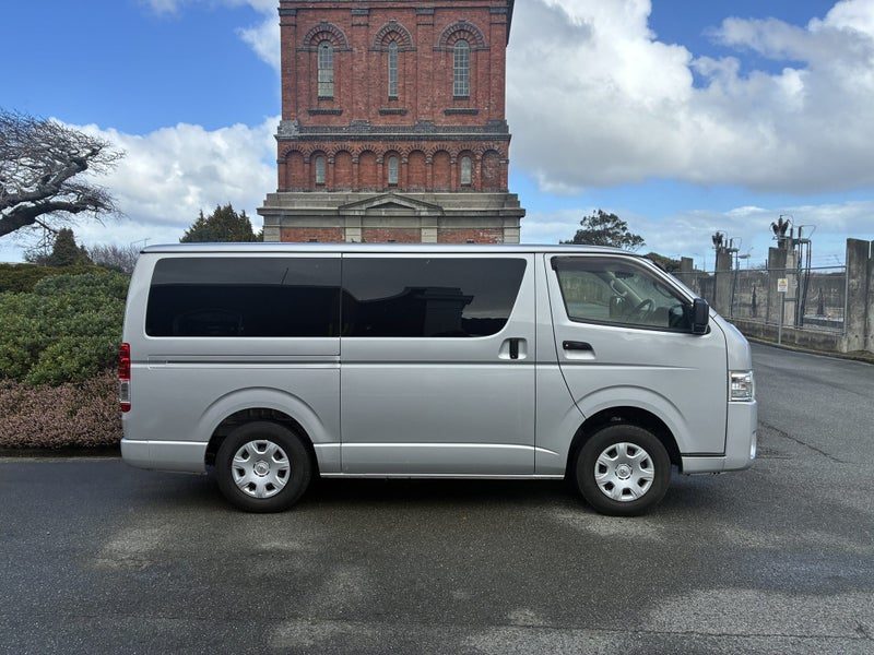 2020 Toyota Hiace 2.8D DX, photo 2