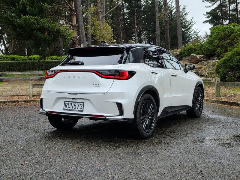 2026 Lexus LBX Cool Hybrid AWD, photo 3