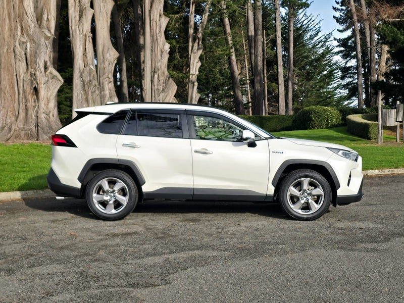 2020 Toyota RAV4 G Hybrid AWD, photo 2