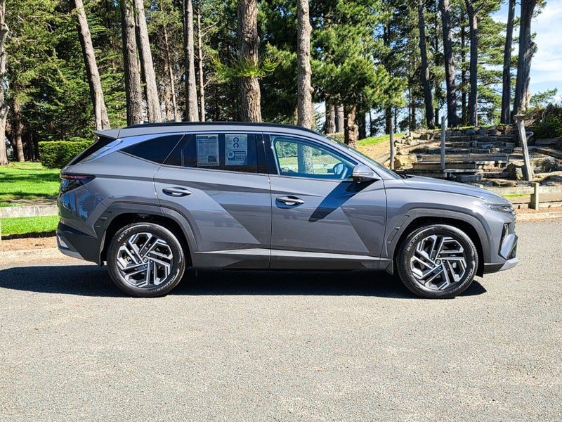 2026 Hyundai Tucson Hybrid Limited AWD, photo 2