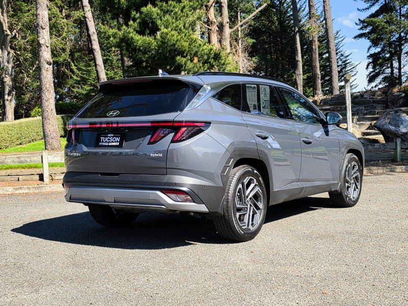 2026 Hyundai Tucson Hybrid Limited AWD, photo 3