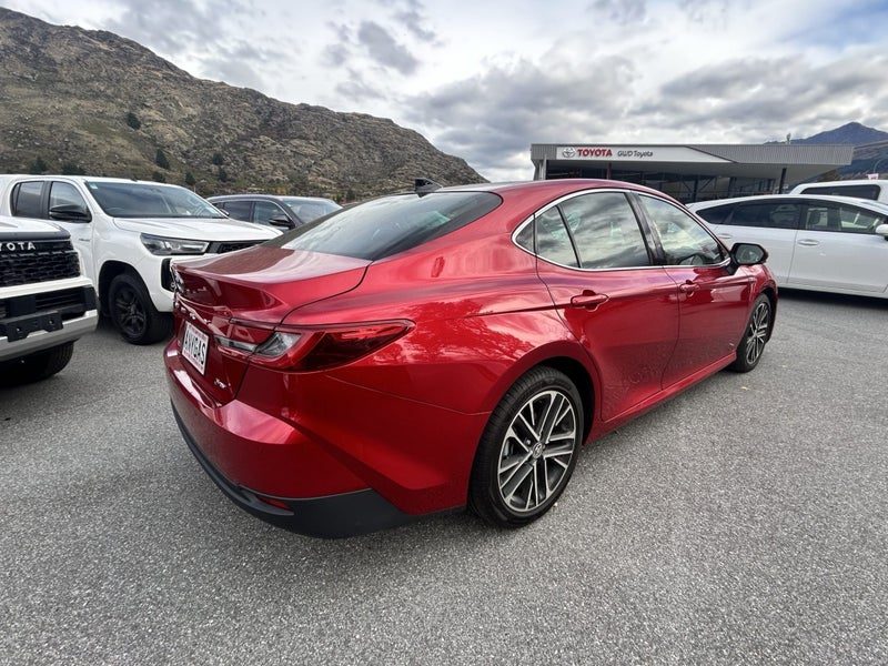 2025 Toyota Camry ZR Hybrid, photo 3