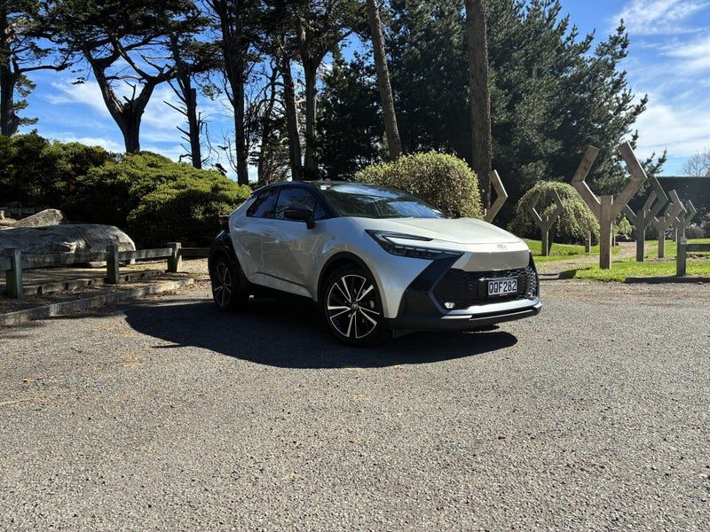 2024 Toyota C-HR Limited Hybrid, main photo