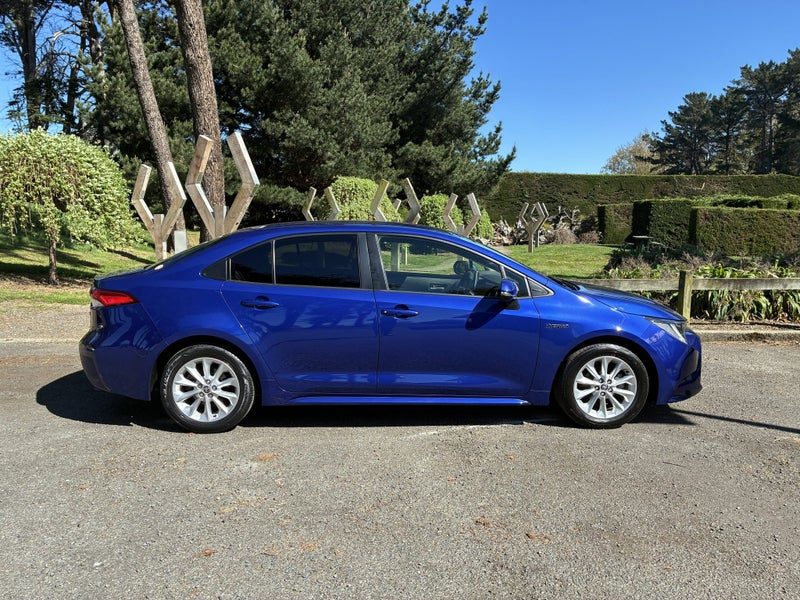 2022 Toyota Corolla SX Hybrid, photo 2