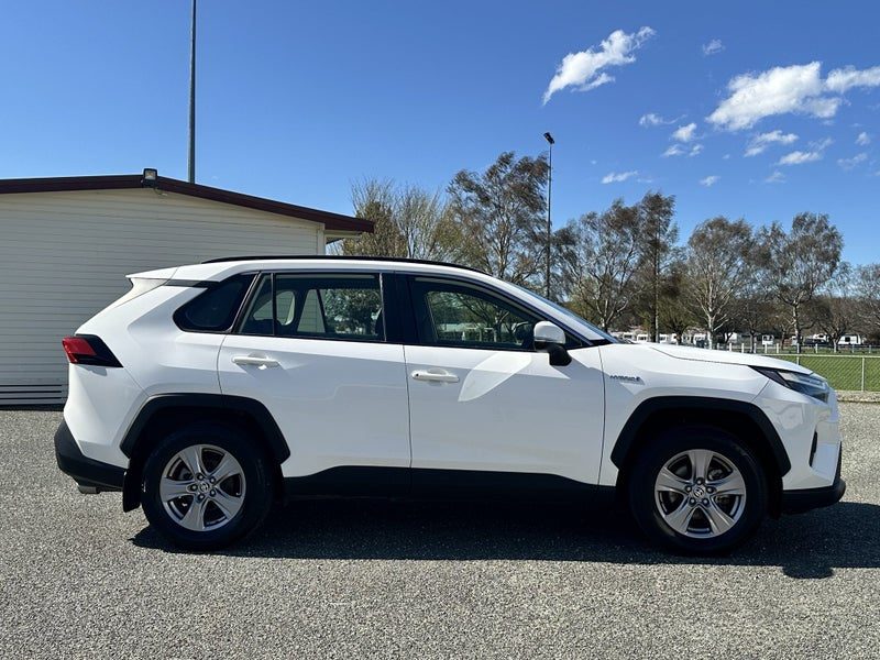 2024 Toyota RAV4 GX Hybrid AWD, photo 2