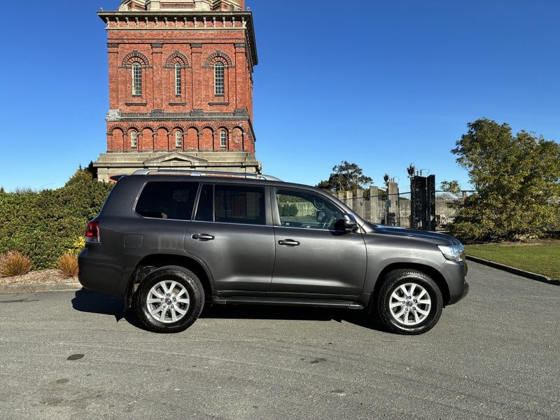 2017 Toyota Land Cruiser 200 VX, photo 2