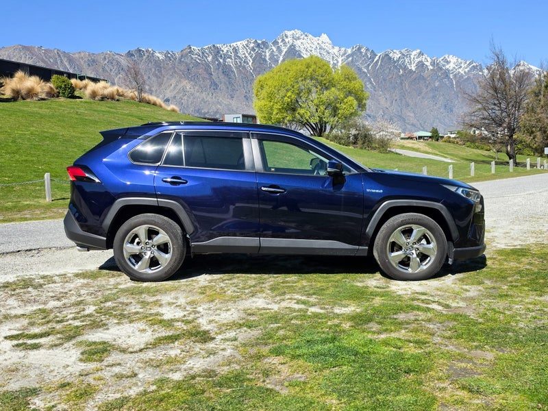 2019 Toyota RAV4 G Hybrid AWD, photo 2