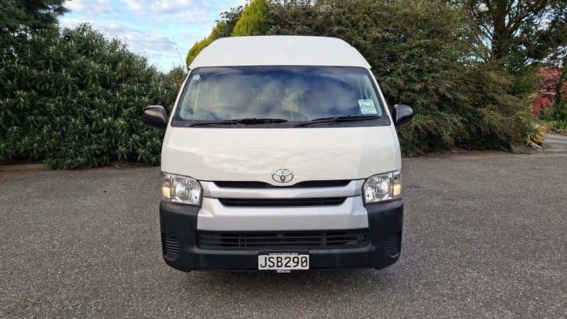 2016 Toyota Hiace Minibus, photo 2