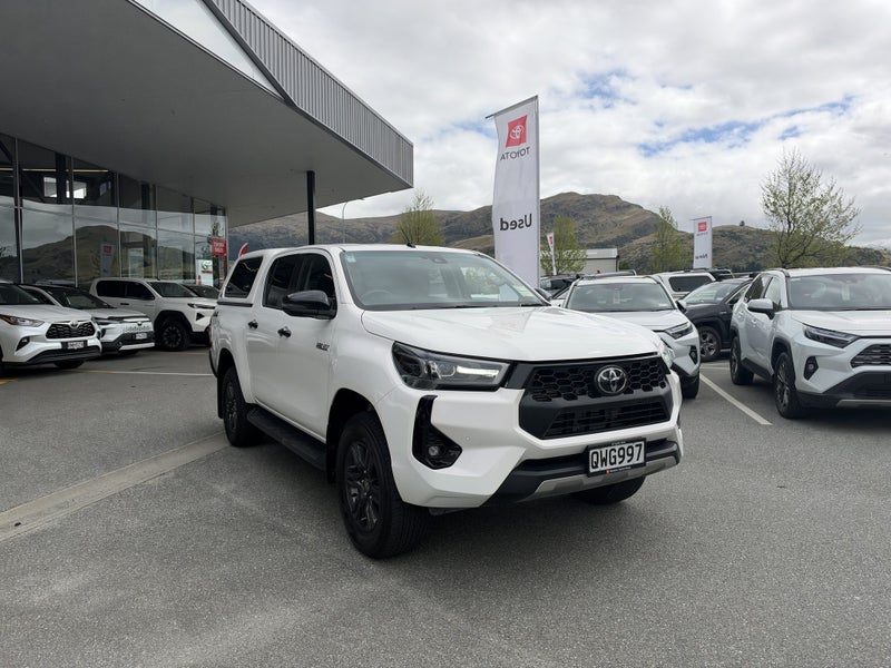 2024 Toyota Hilux SR5, main photo