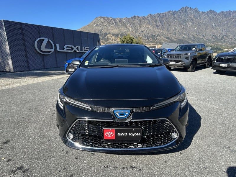 2021 Toyota Corolla Touring WxB Hybrid, photo 3
