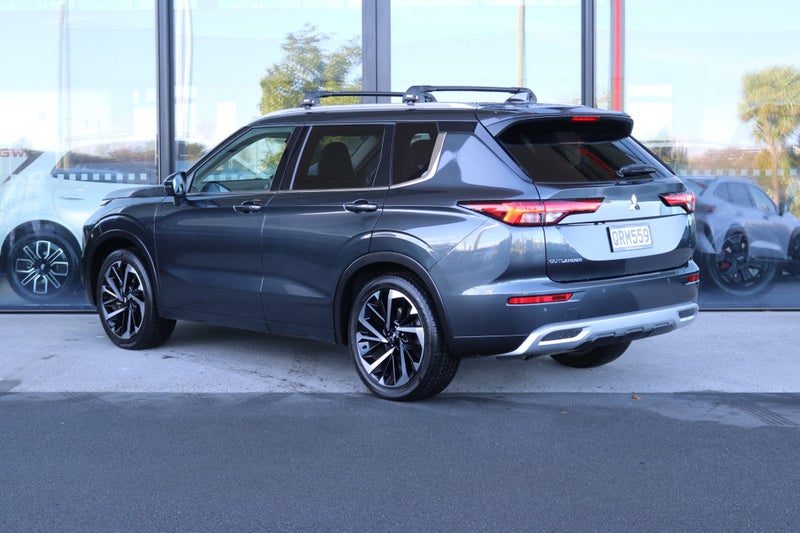 2024 Mitsubishi Outlander VRX 7 Seater, photo 3