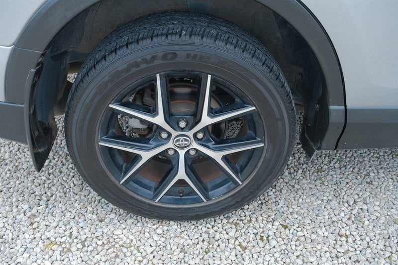 2017 Toyota RAV4 LTD AWD, photo 3