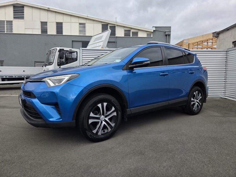 2016 Toyota RAV4 GX, photo 2