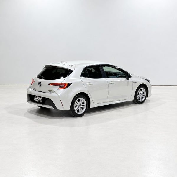 2018 Toyota Corolla SPORTS HYBRID G-Spec, photo 2