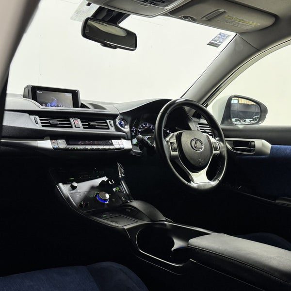 2013 Lexus CT 200h Hybrid Version C, photo 3