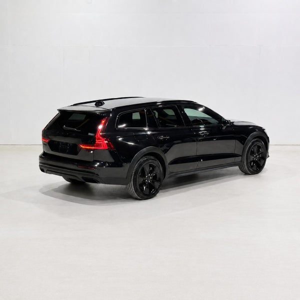 2020 Volvo V60 T5 Cross Country AWD, photo 2