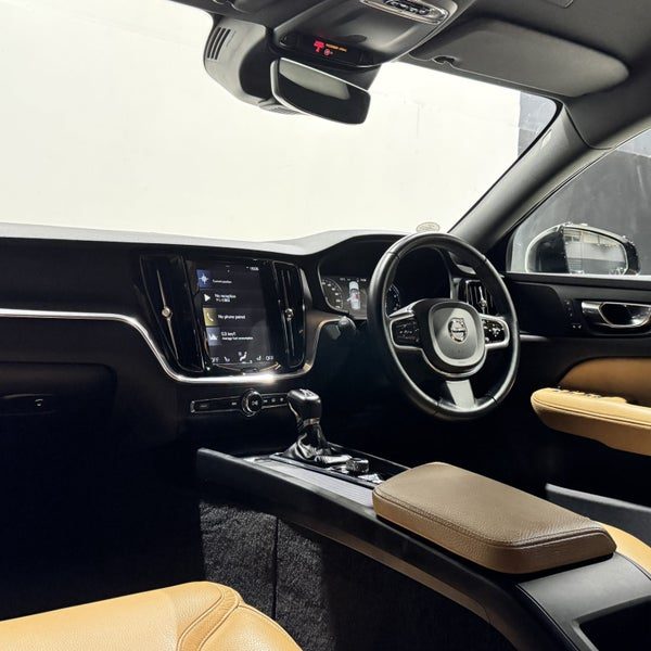 2020 Volvo V60 T5 Cross Country AWD, photo 3