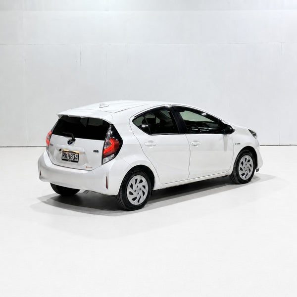2018 Toyota Aqua Facelfit Hybrid No ORC, photo 2