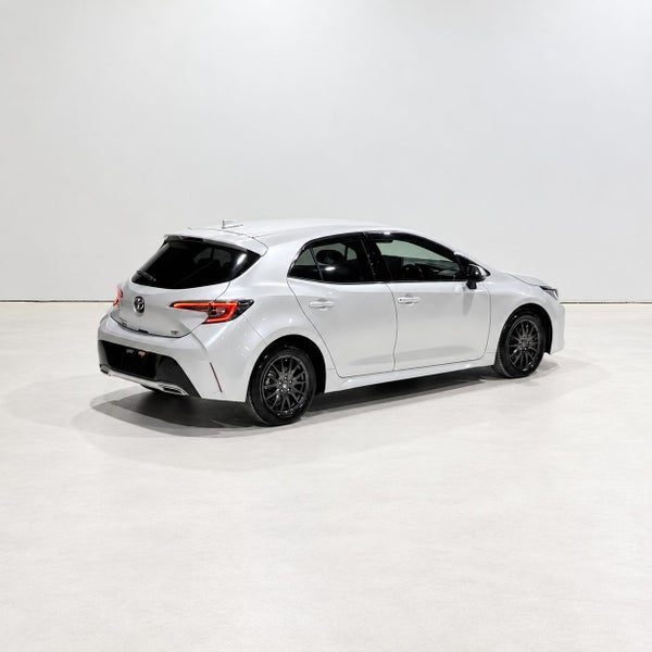 2021 Toyota Corolla Hybrid GZ Sports Hatchback, photo 2