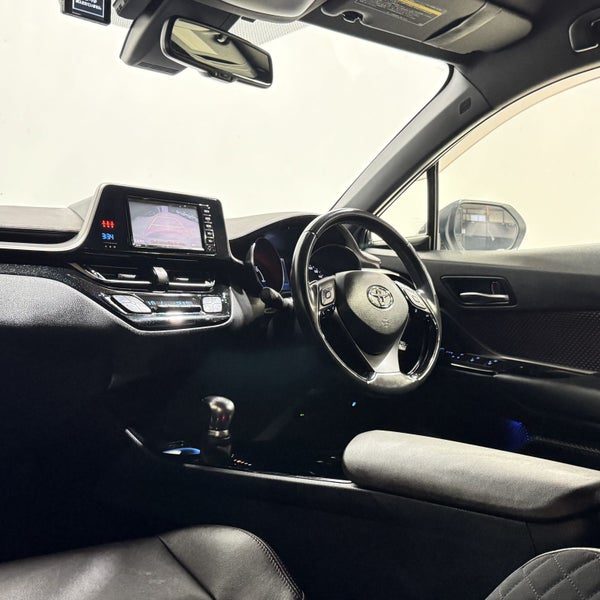 2017 Toyota C-HR Hybrid G-Model Leather, photo 3