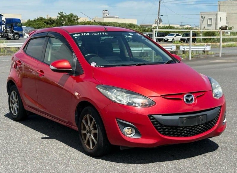 2013 Mazda Demio, photo 2
