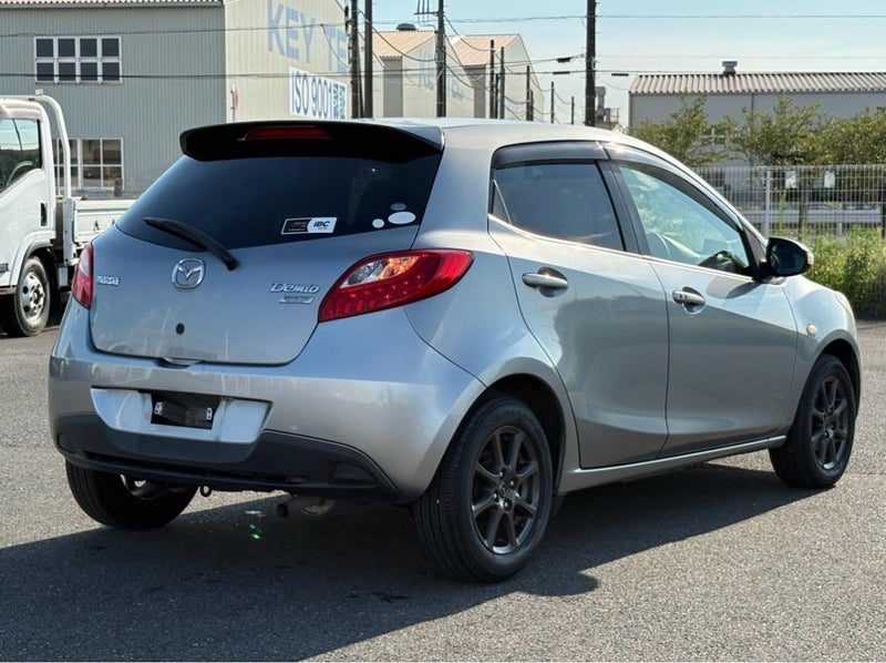 2013 Mazda Demio, photo 3
