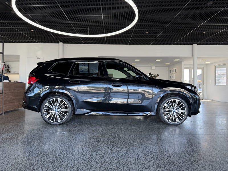 2023 BMW iX1 xDRIVE30 M Sport, photo 3