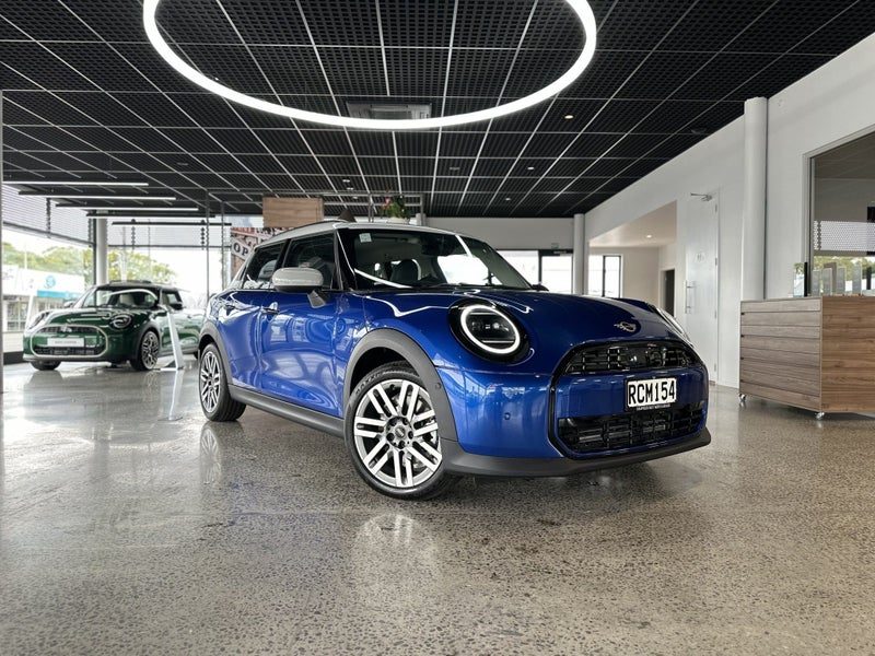2025 MINI Cooper C 5 Door Classic, main photo