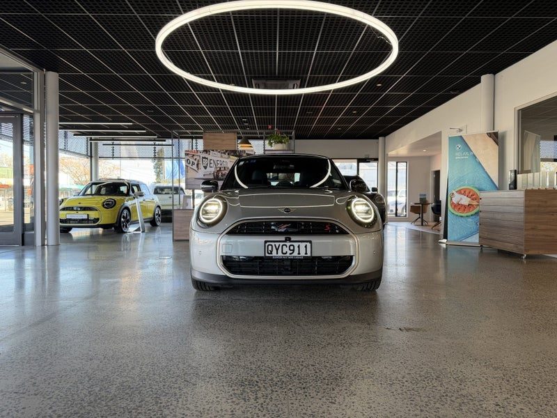 2024 MINI Cooper S 3dr Favoured, photo 2
